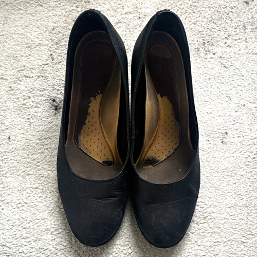 Cabin crew used shoes
